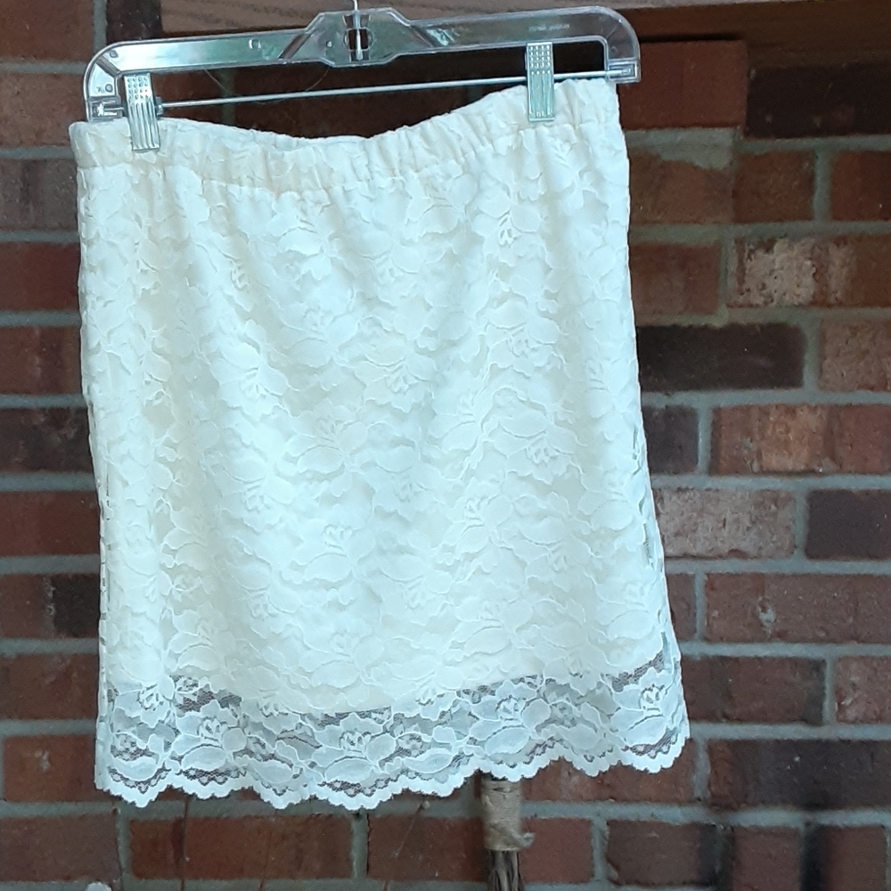 Lace overlay cream skirt
